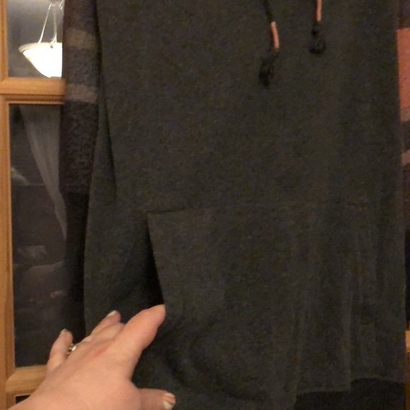 Maurice’s gray hoodie, size large. - Picture 4 of 5